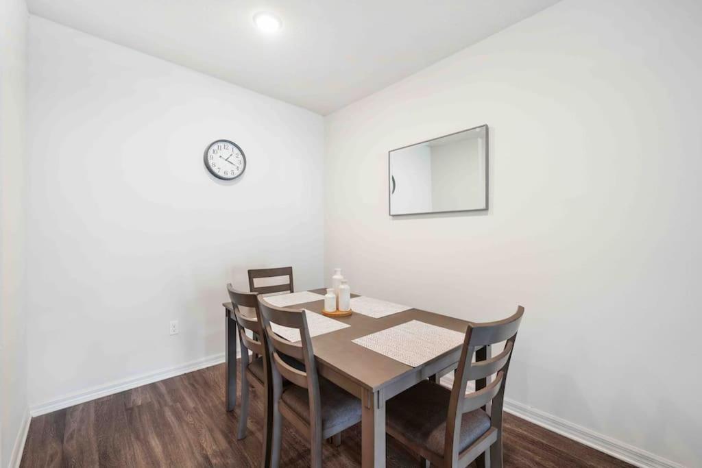 Lavish 2Br Apartment In Tampa Exterior photo