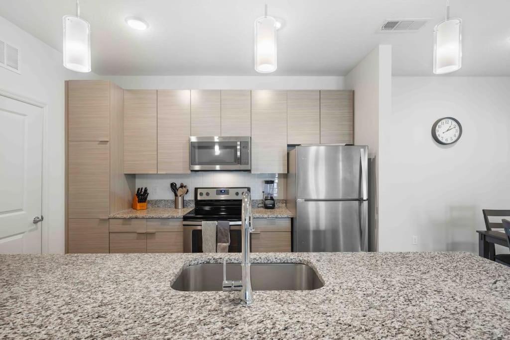 Lavish 2Br Apartment In Tampa Exterior photo