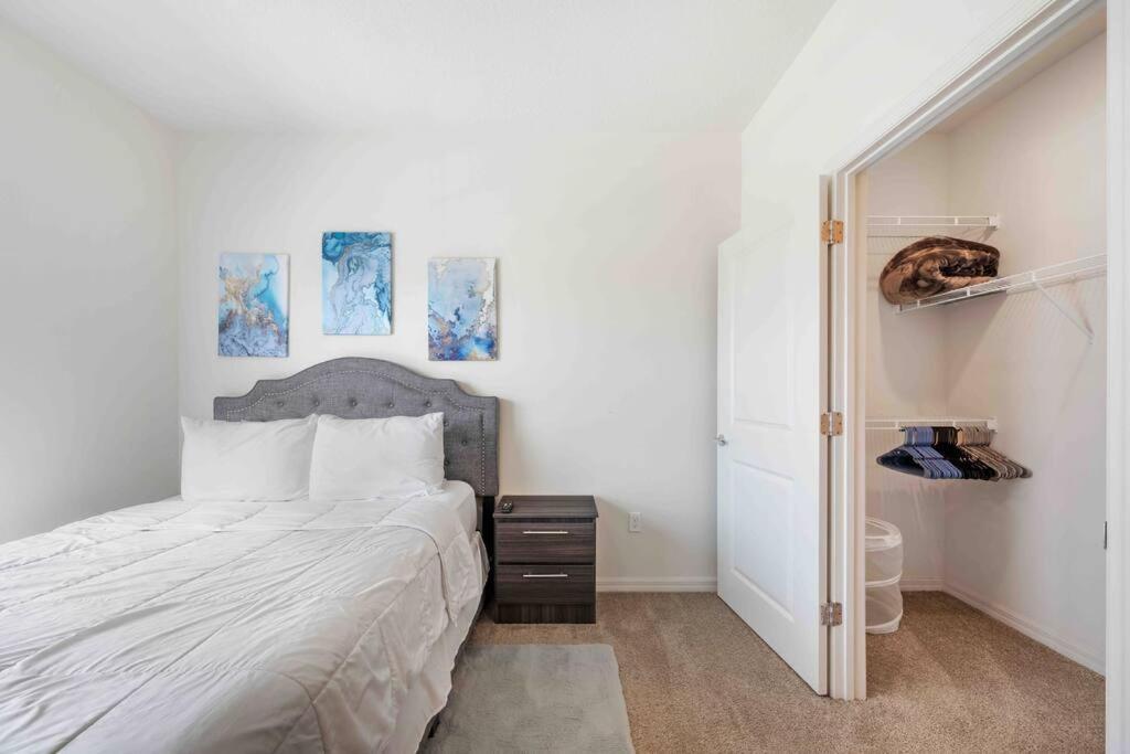 Lavish 2Br Apartment In Tampa Exterior photo